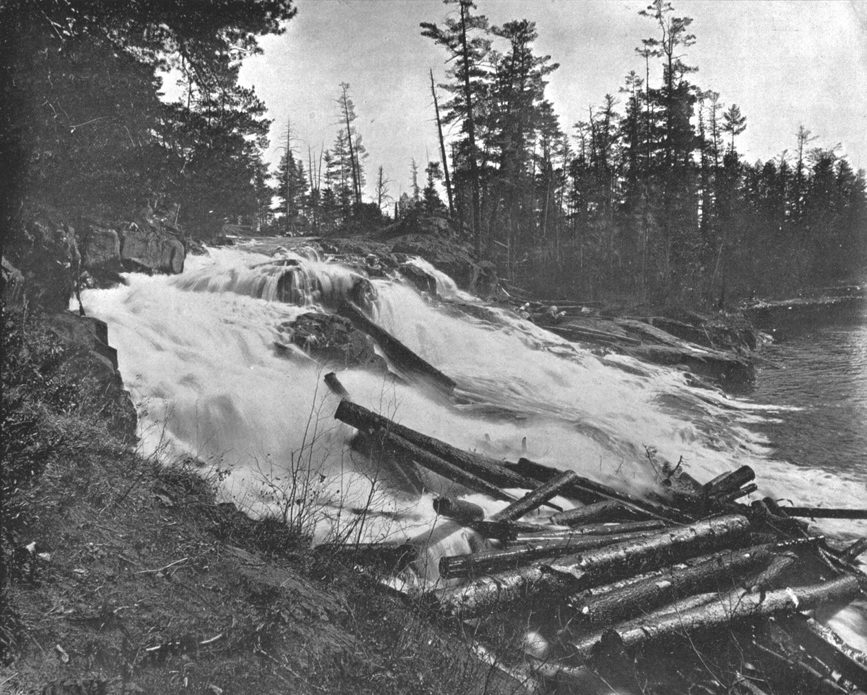 Big Falls, Peshtigo River, Wisconsin, USA, vuosi 1900. tekijältä Unbekannt