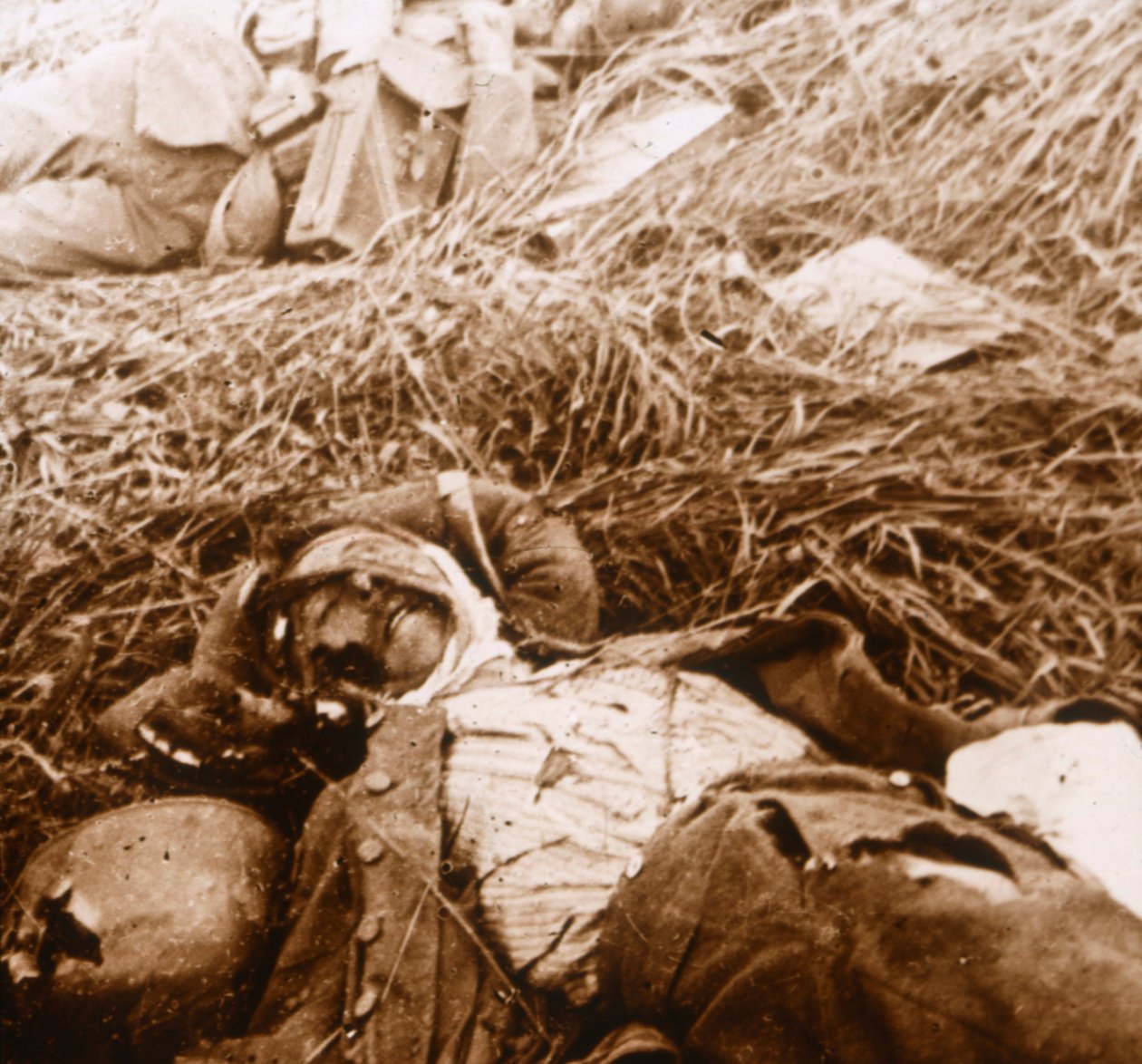 Bodies, Craonne, Pohjois-Ranska, c1914-c1918 tekijältä Unbekannt