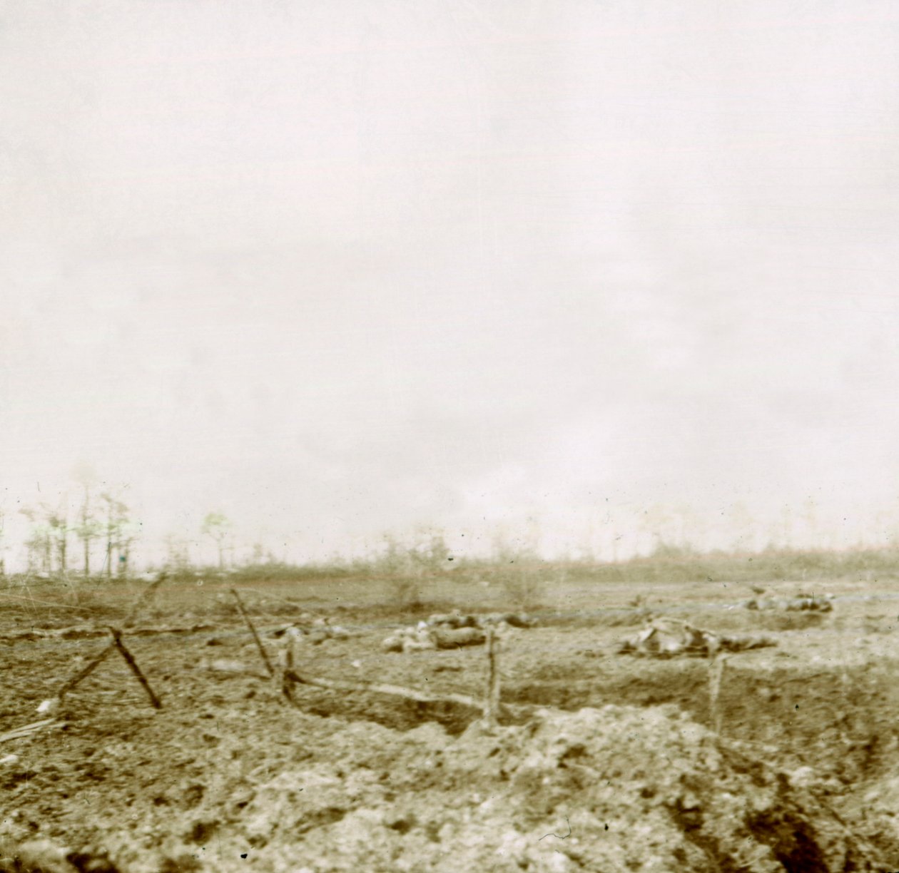 Ruumiit hyökkäyksen jälkeen, c1914-c1918 tekijältä Unbekannt