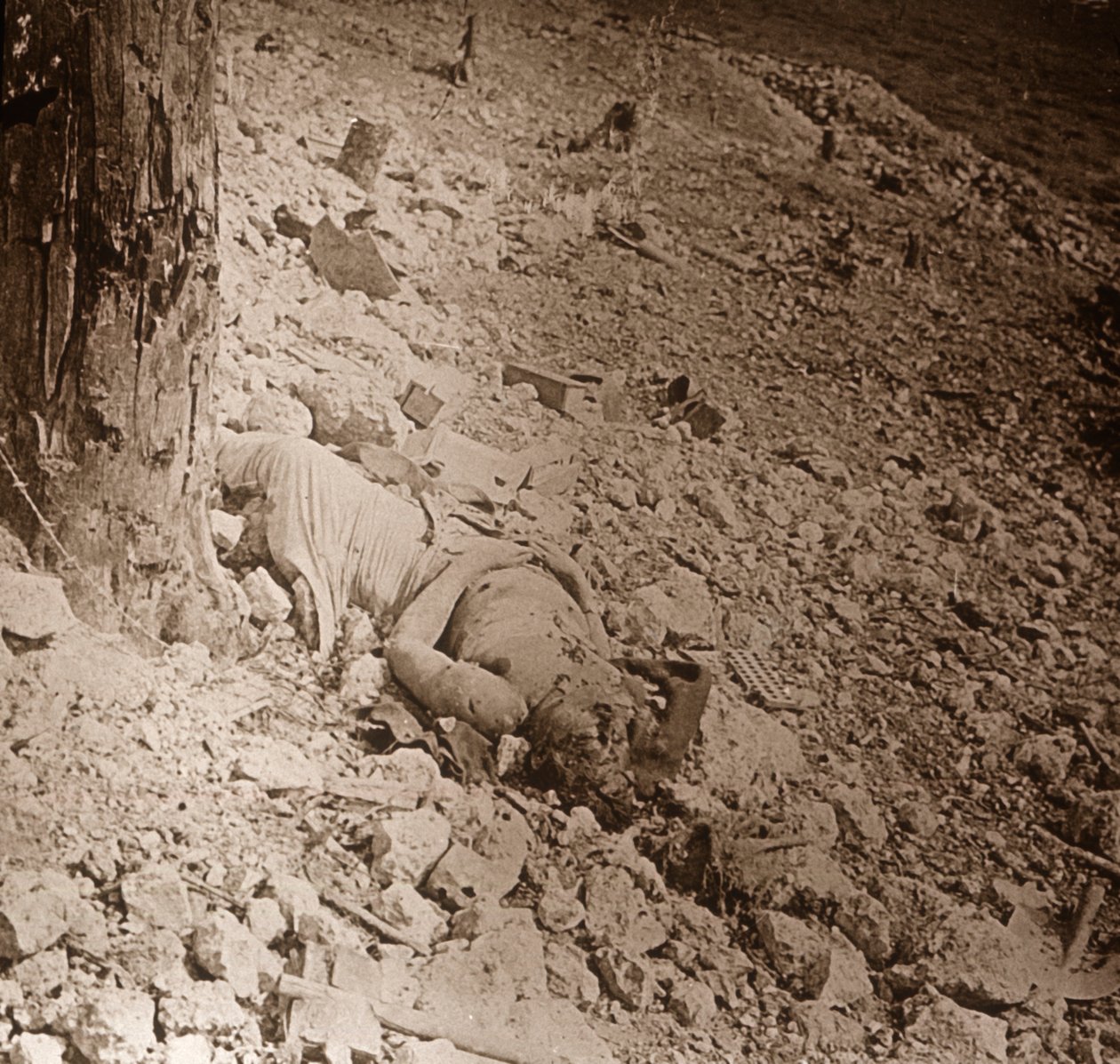 Kuolleen sotilaan ruumis, c1914-c1918 tekijältä Unbekannt