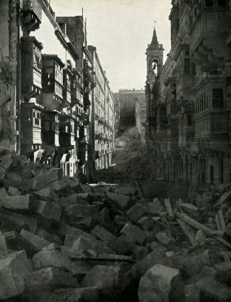 Pommivaurio Maltan kadulla, toinen maailmansota, 1942 1944. tekijältä Unbekannt
