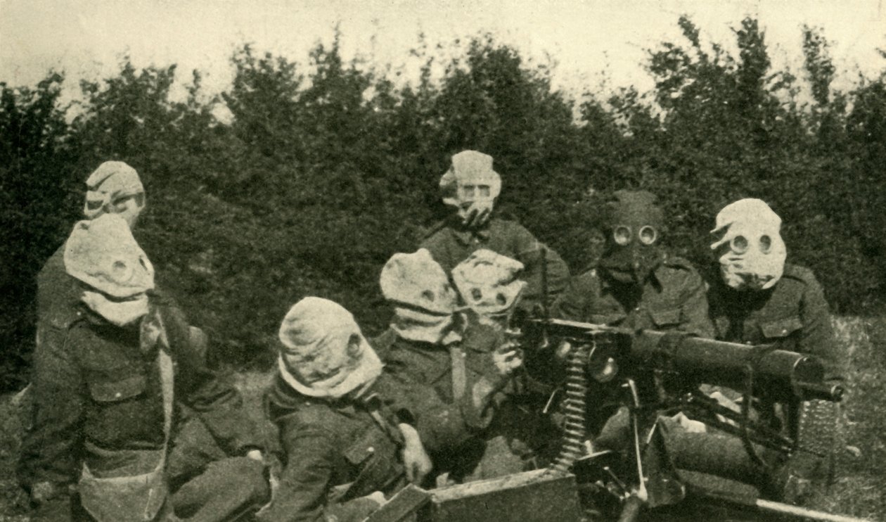 ...British Machine-gun Section anti-kaasunaamarit, ensimmäinen maailmansota, 1914-1918, c1920. tekijältä Unbekannt