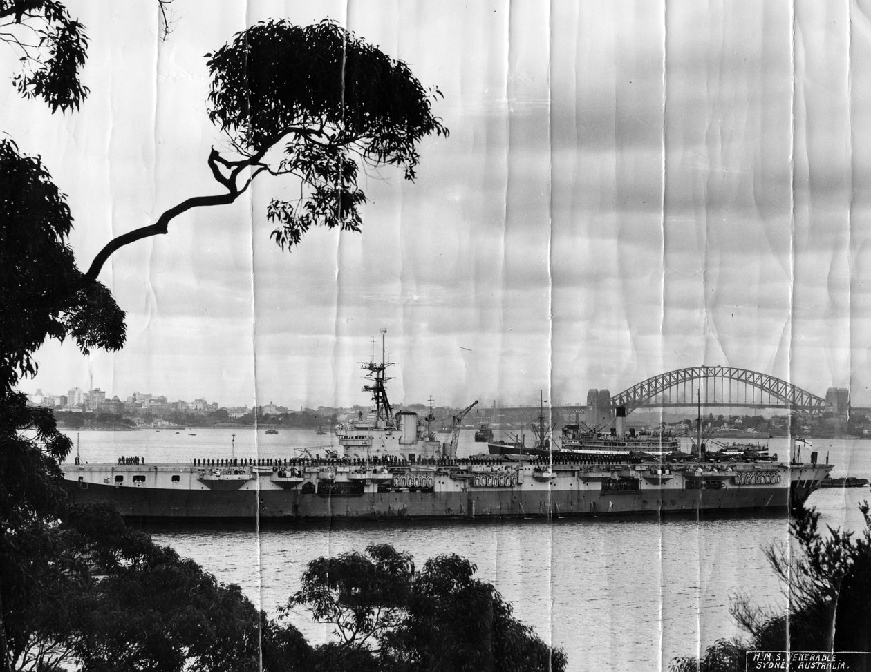 Brittiläinen lentotukialus HMS Venerable, Sydney, Australia, c1946 tekijältä Unbekannt