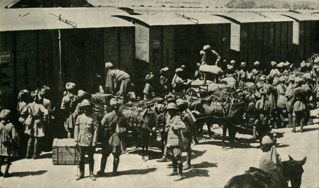 Brittiläiset ja intialaiset sotilaat Bombayssa, Intiassa, ensimmäinen maailmansota, 1914, c1920. tekijältä Unbekannt
