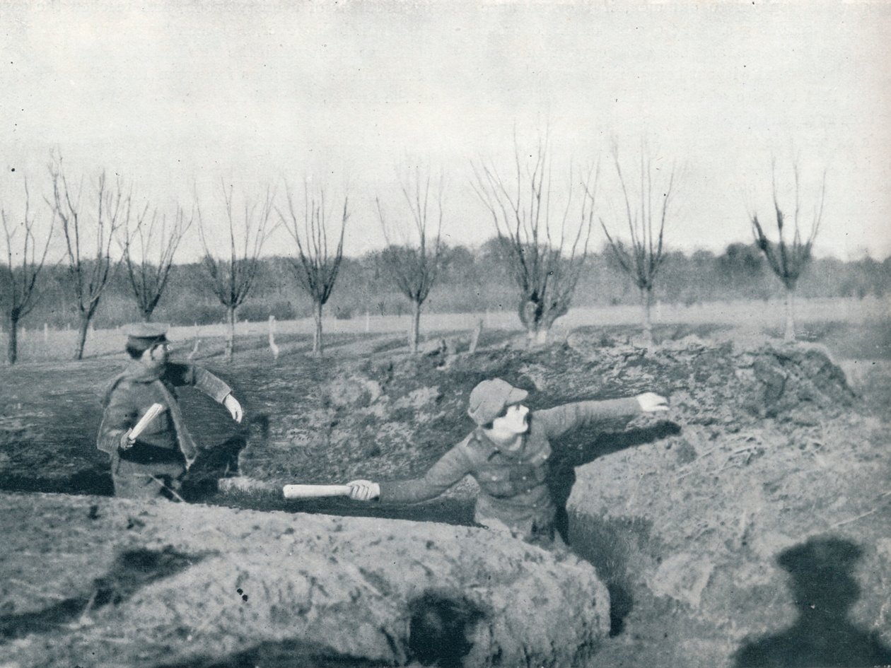 Brittisotilaat harjoittelevat käsikranaattien heittämistä, vuodelta 1914 tekijältä Unbekannt