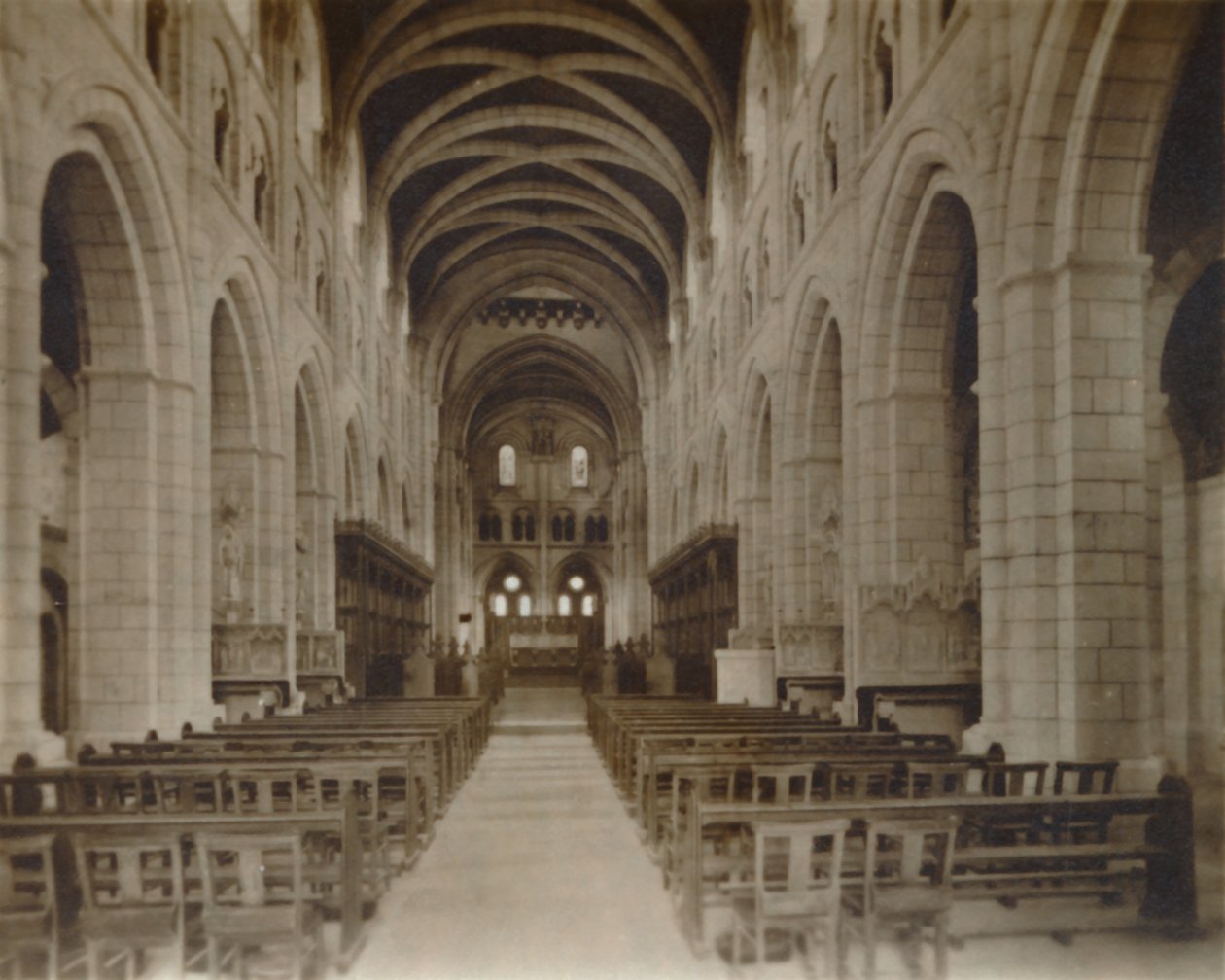 Buckfast Abbey Church, sisustus, 1800-luvun loppu - 1900-luvun alku tekijältä Unbekannt