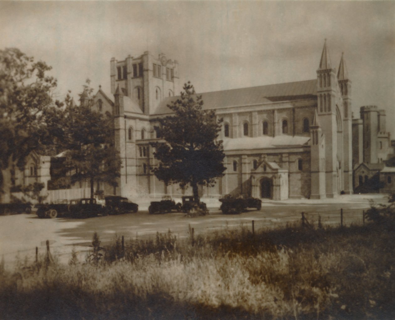 Buckfast Abbey Church, North View, 1800-luvun loppu - 1900-luvun alku tekijältä Unbekannt