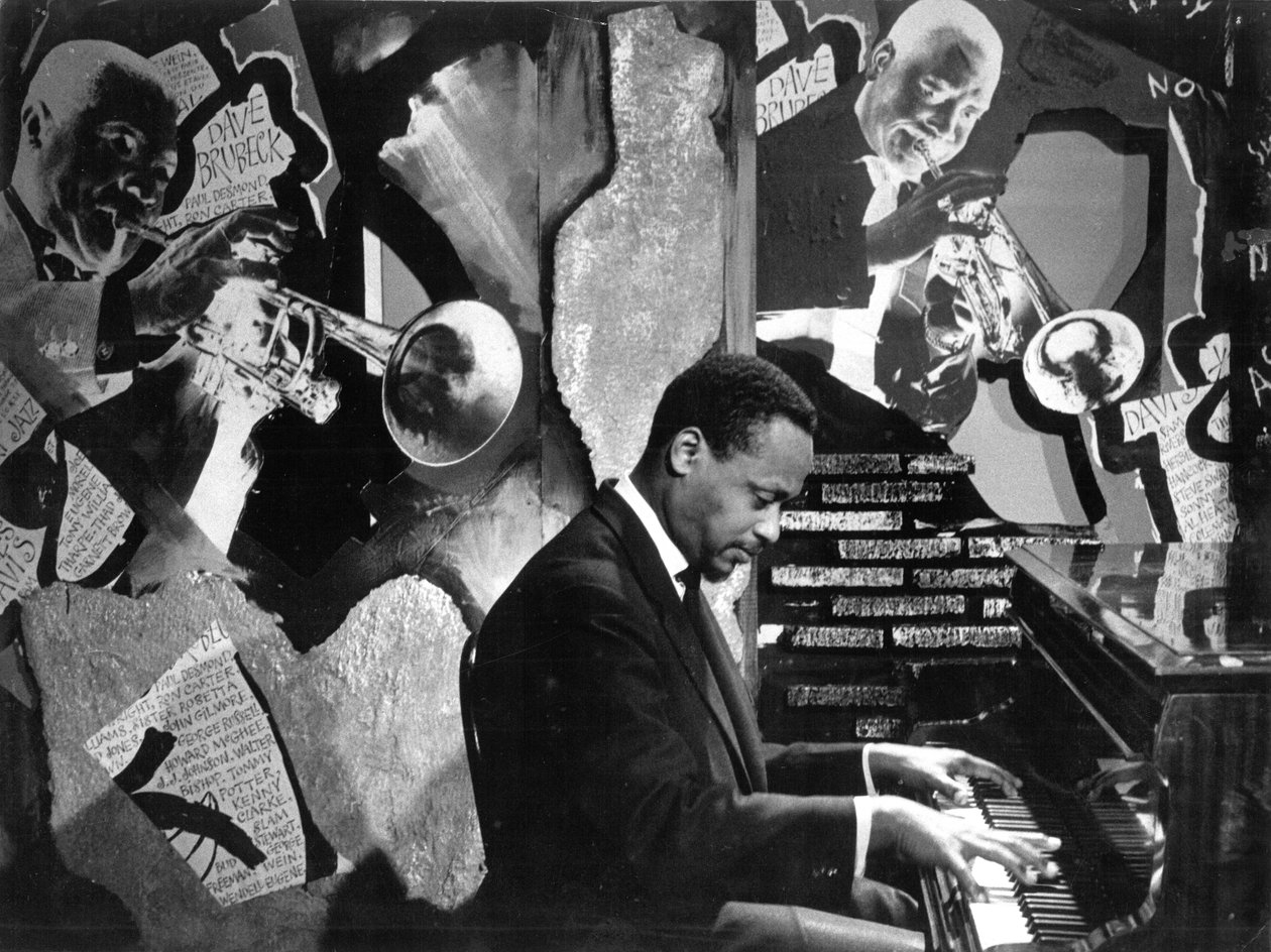 Bud Powell elokuvassa "Three Bedrooms in Manhattan" 1965 (b/w kuva) tekijältä Unbekannt