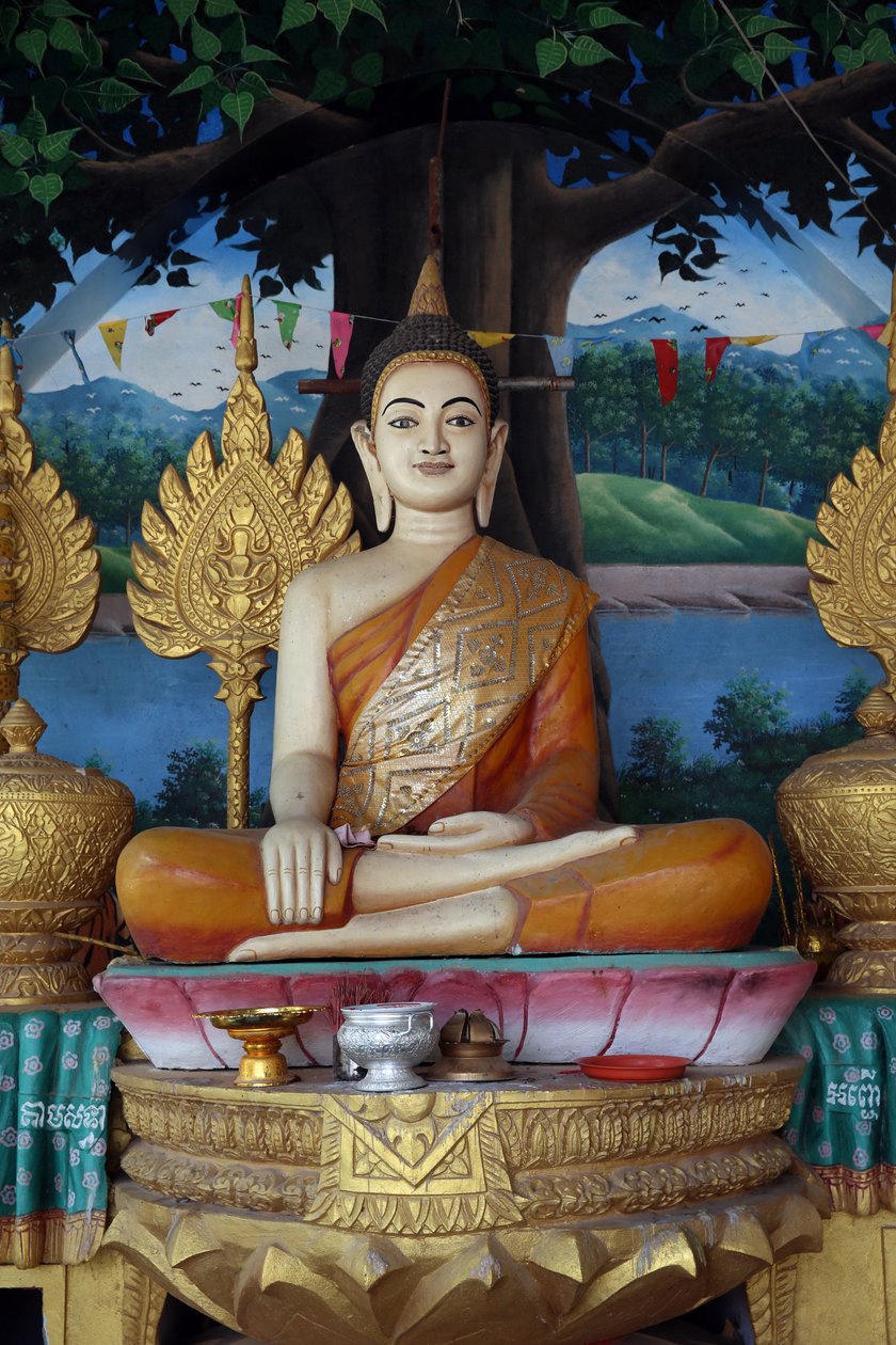 Buddha-patsas khmeritemppelissä. Kambodža tekijältä Unbekannt