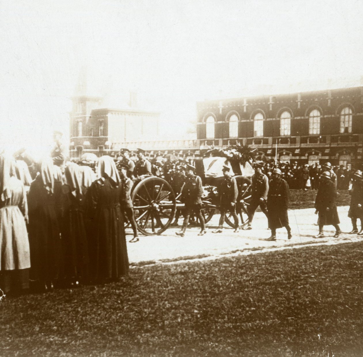 Edith Cavellin hautaus Brysselissä, Belgiassa, 1915 tekijältä Unbekannt