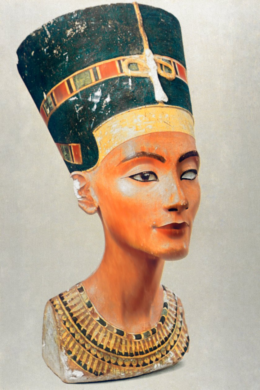 Muinaisen Egyptin faaraon Akhenaten Amenhotep IV:n kuningattaren ja vaimon Nefertitin rintakuva tekijältä Unbekannt