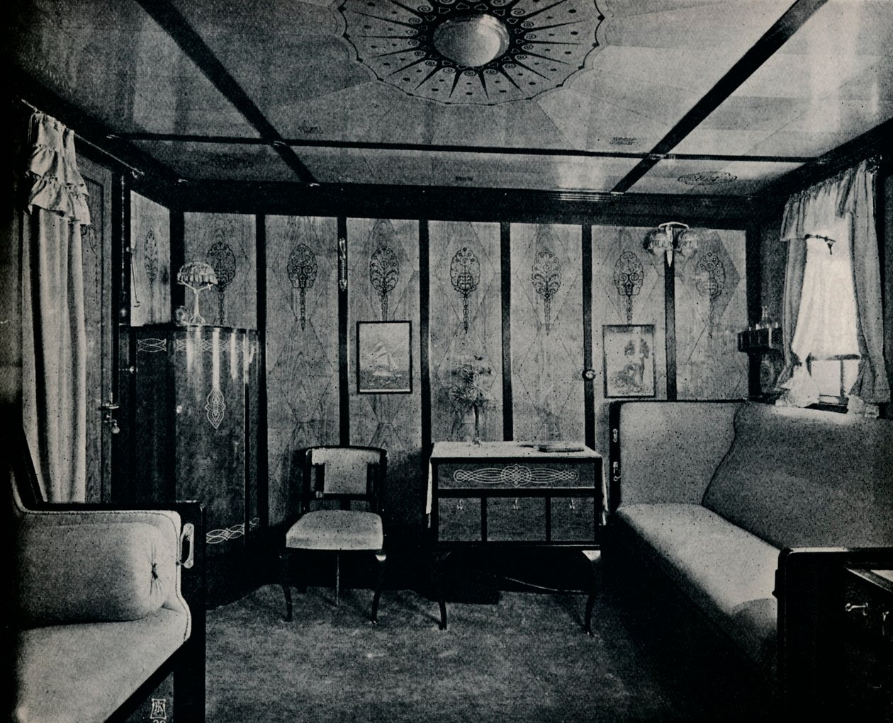 Cabin-De-Luxe pohjoissaksalaisella Lloyd SS:llä. Kronprinzessin Cecilie, 1907 tekijältä Unbekannt