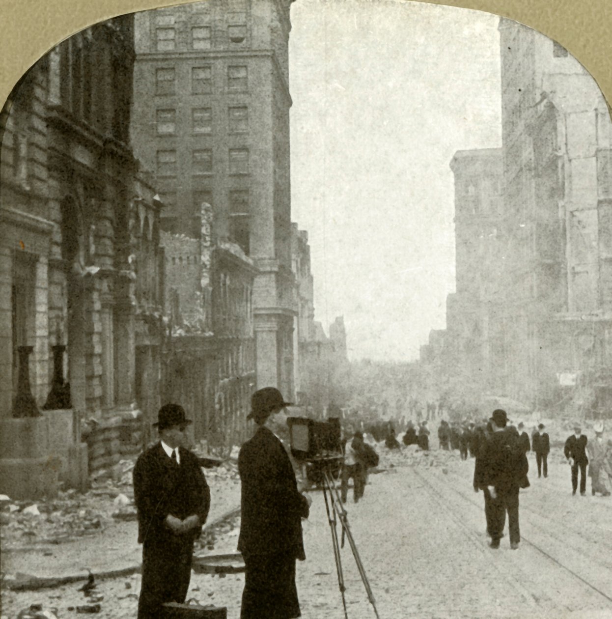 California St. odottaa lauttavarikkoa - Banking District, 1906. tekijältä Unbekannt