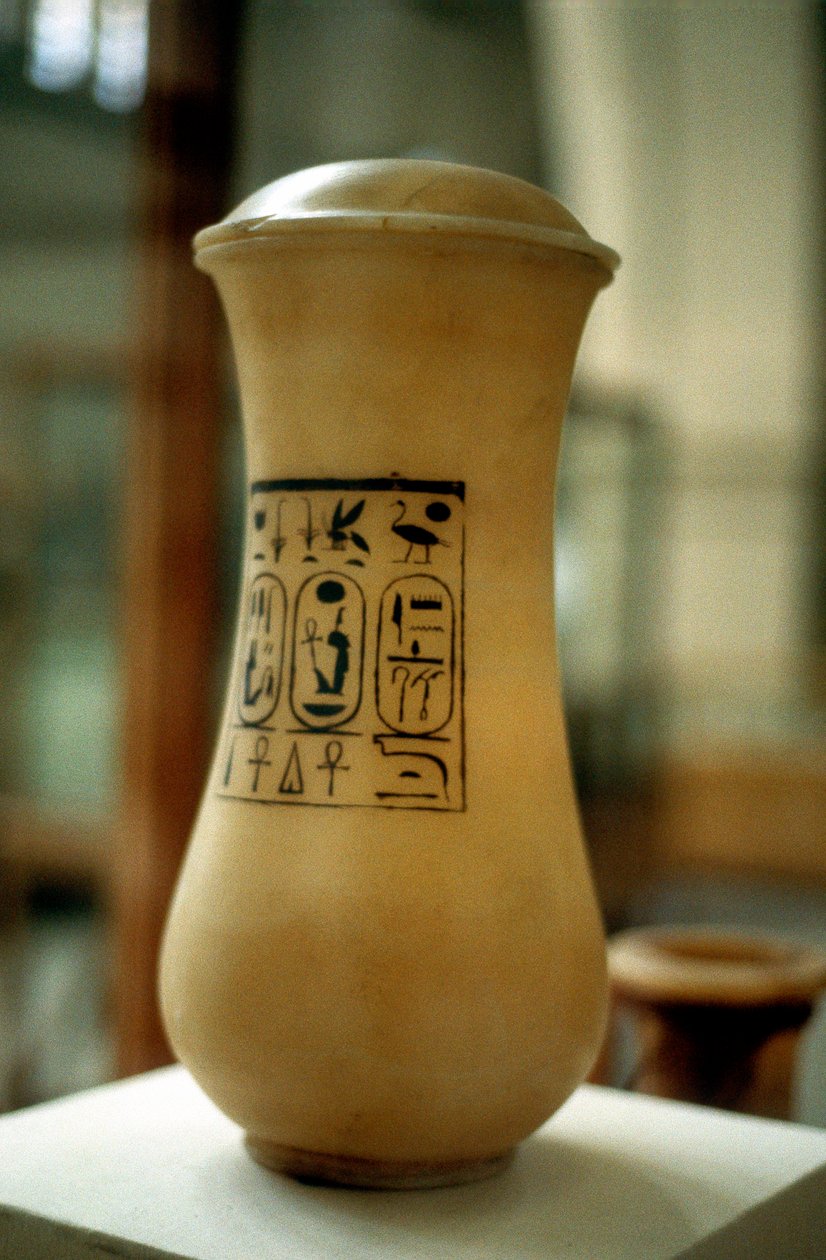 Kanoppipurkki, palsamoitujen sisäelinten hautaamiseen käytetty astia, muinainen egyptiläinen tekijältä Unbekannt