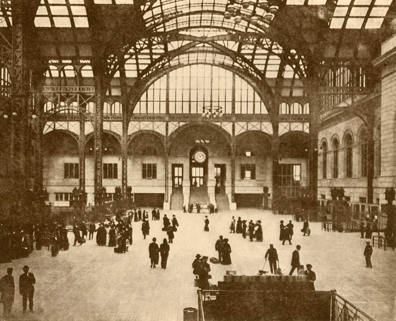 Central Hall, Pennsylvania Station, New York Pennsylvania Railroad Company, 1930. tekijältä Unbekannt