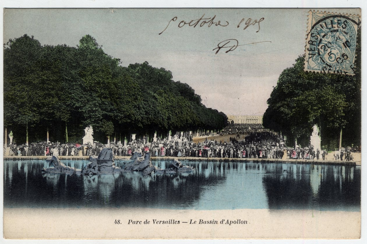 Chateau de Versailles: vierailijat Apollon säiliöaltaan edessä puistossa - Postikortti vuodelta 1905 tekijältä Unbekannt
