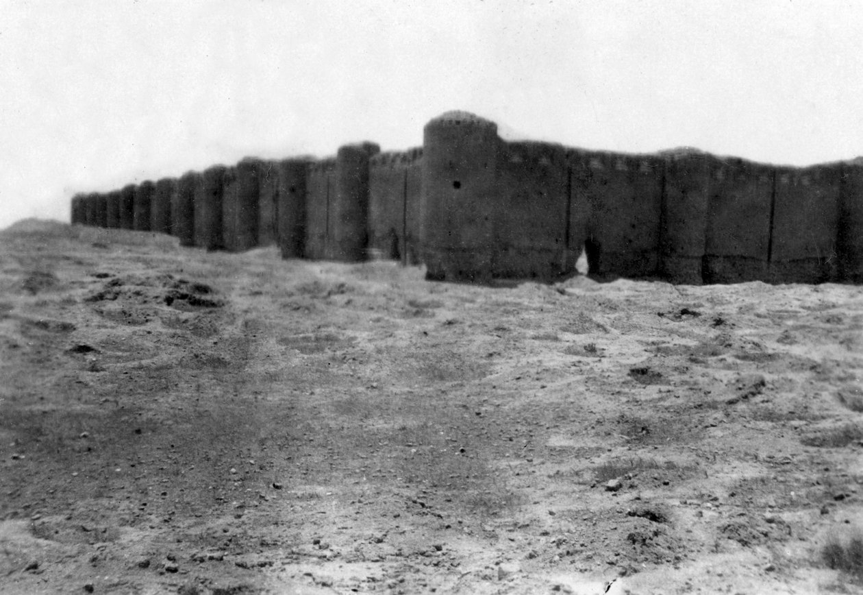 Kaupunginmuurit, Samarra, Mesopotamia, 1918 tekijältä Unbekannt