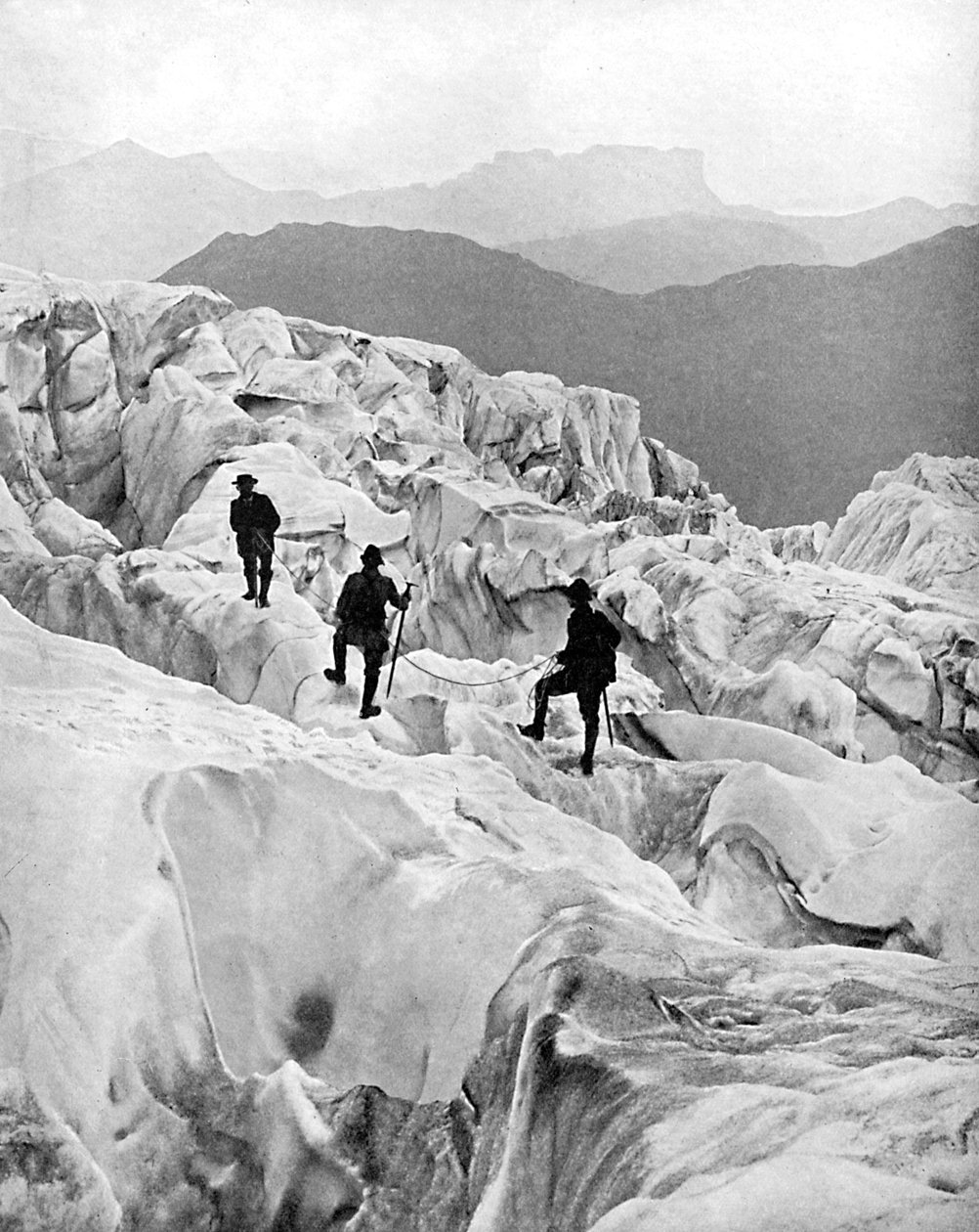 Kiipeily Bossonin jääputouksen läpi matkalla ylös Mont Blancille, Sveitsi, 1900-luvun alku tekijältä Unbekannt
