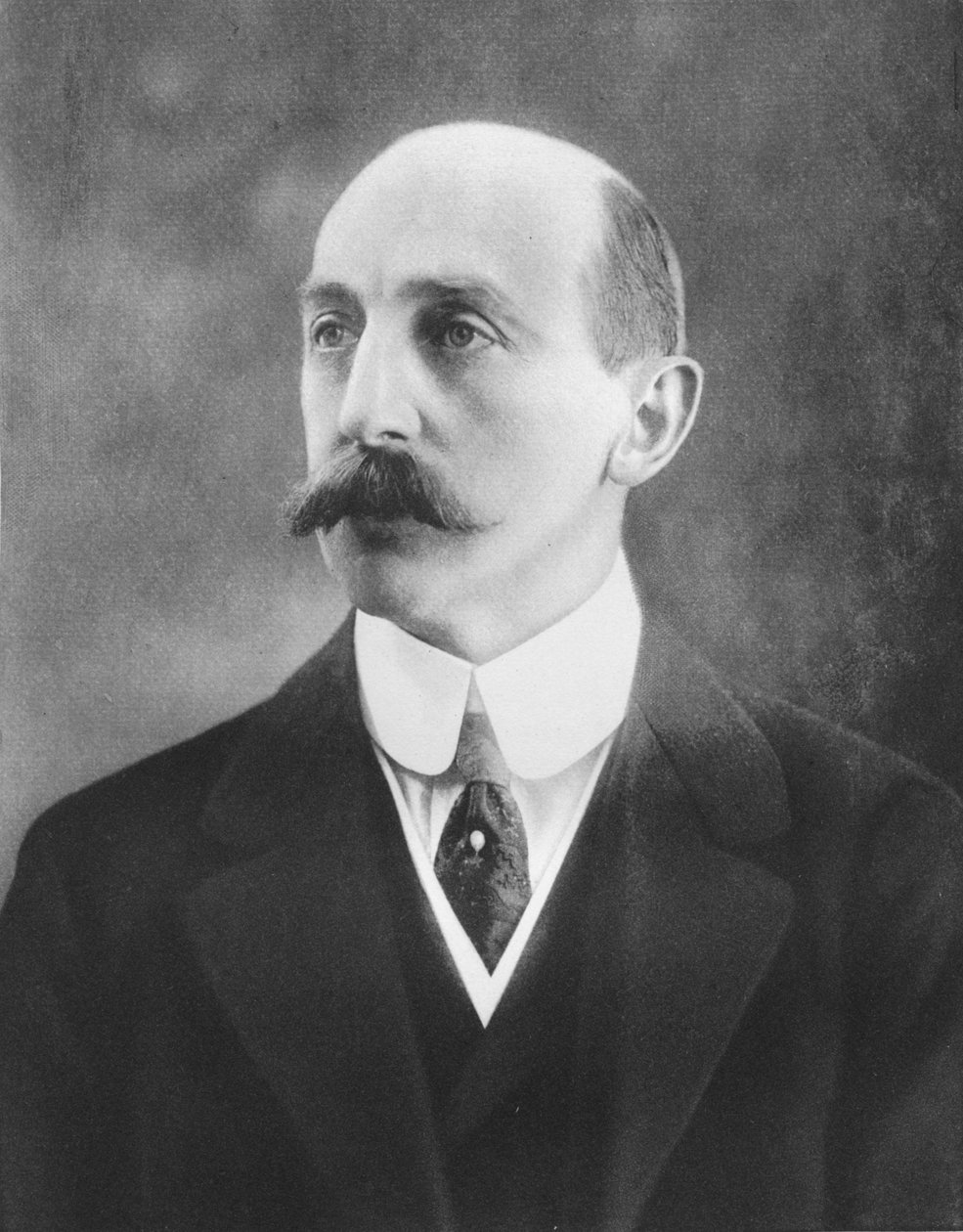 Eversti Chaloner, M.P., 1911 tekijältä Unbekannt