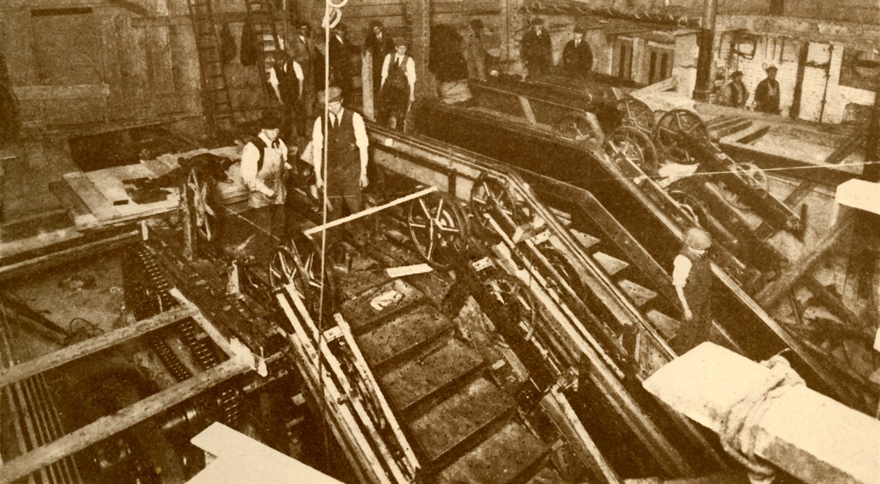 Liukuportaiden rakentaminen Bank Stationille, Lontoo, n. 1930. tekijältä Unbekannt