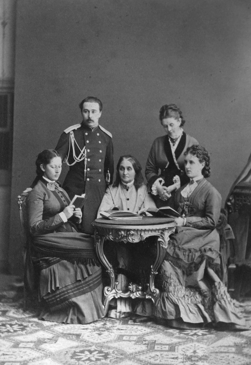 Kreivi Sergei Šeremetev ja kreivitär Ekaterina Sheremeteva perheineen, 1870-luku tekijältä Unbekannt