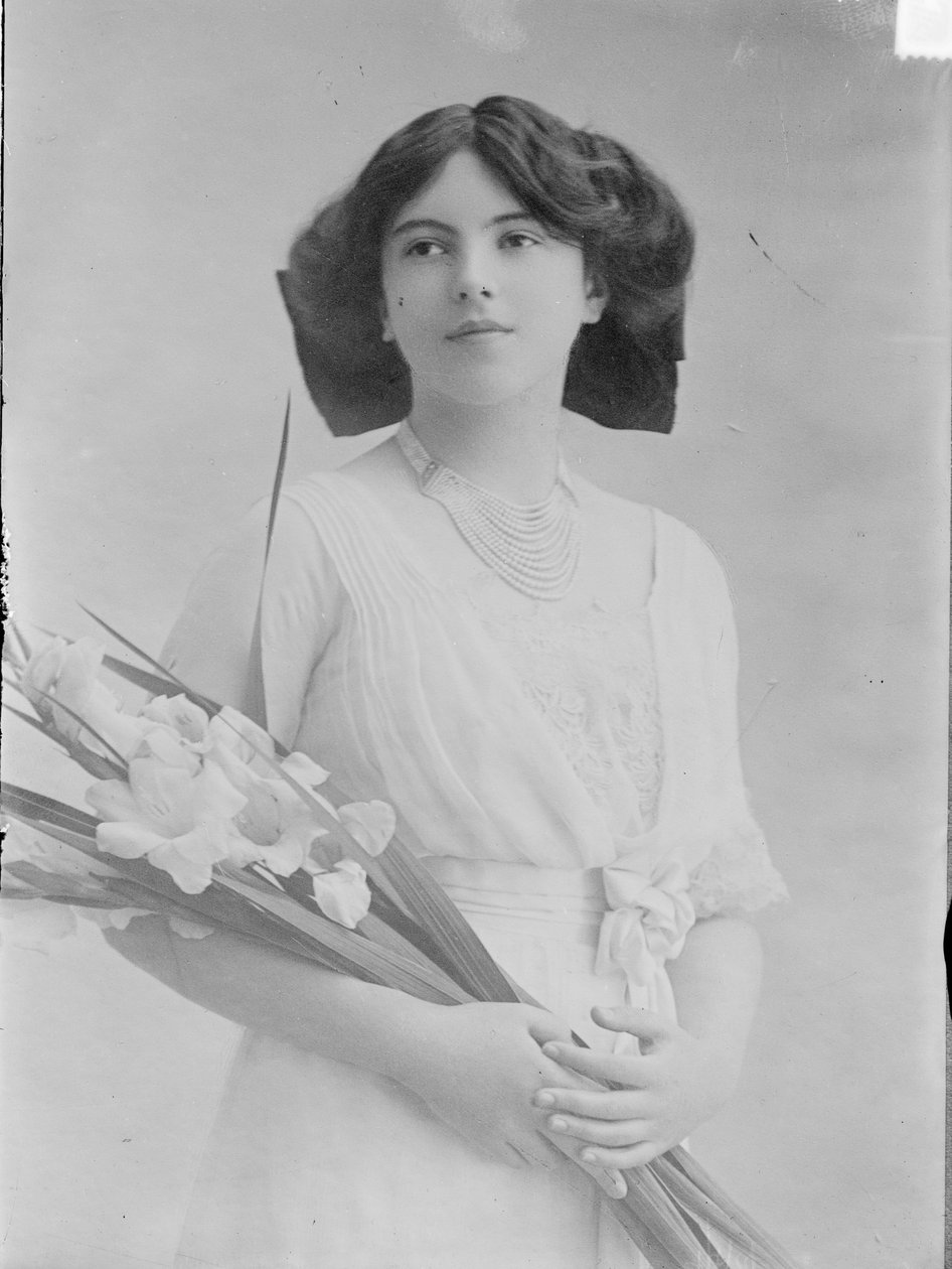 Kreivitär Nadejda Mikhailovna de Torby 1896-1963, n. 1915 tekijältä Unbekannt