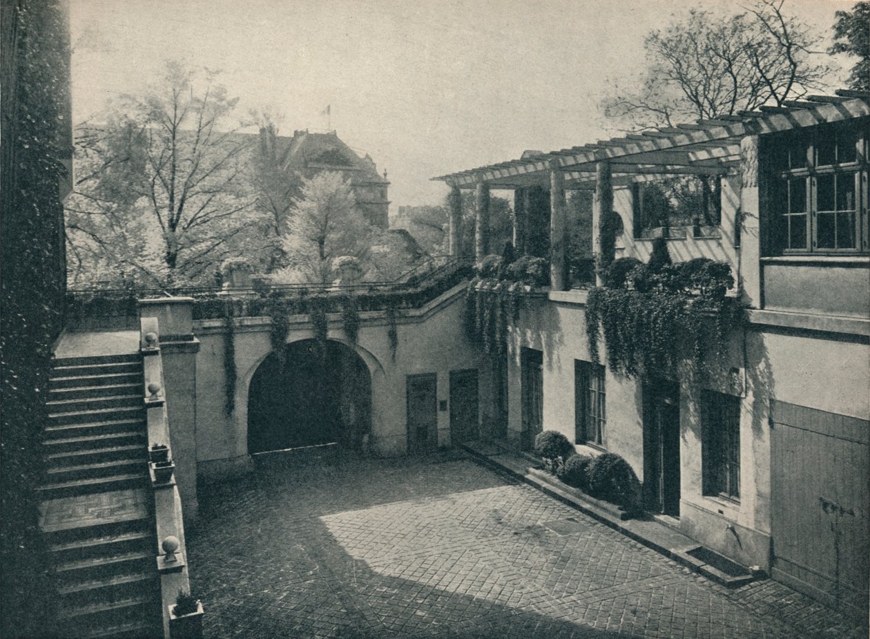 Yksityistalon piha, 13 Boulevard Des Invalides, Pariisi. Muutokset Paul Huillard, c1927 tekijältä Unbekannt