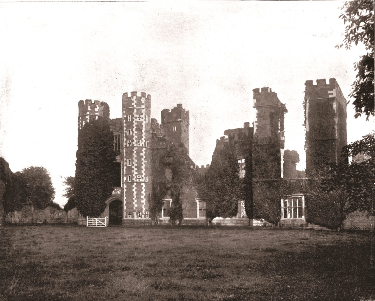 Cowdray House, Midhurst, Sussex, 1894. tekijältä Unbekannt