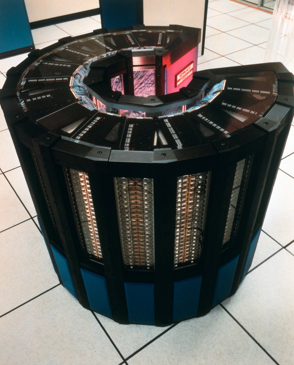 Cray-2 supertietokone tekijältä Unbekannt