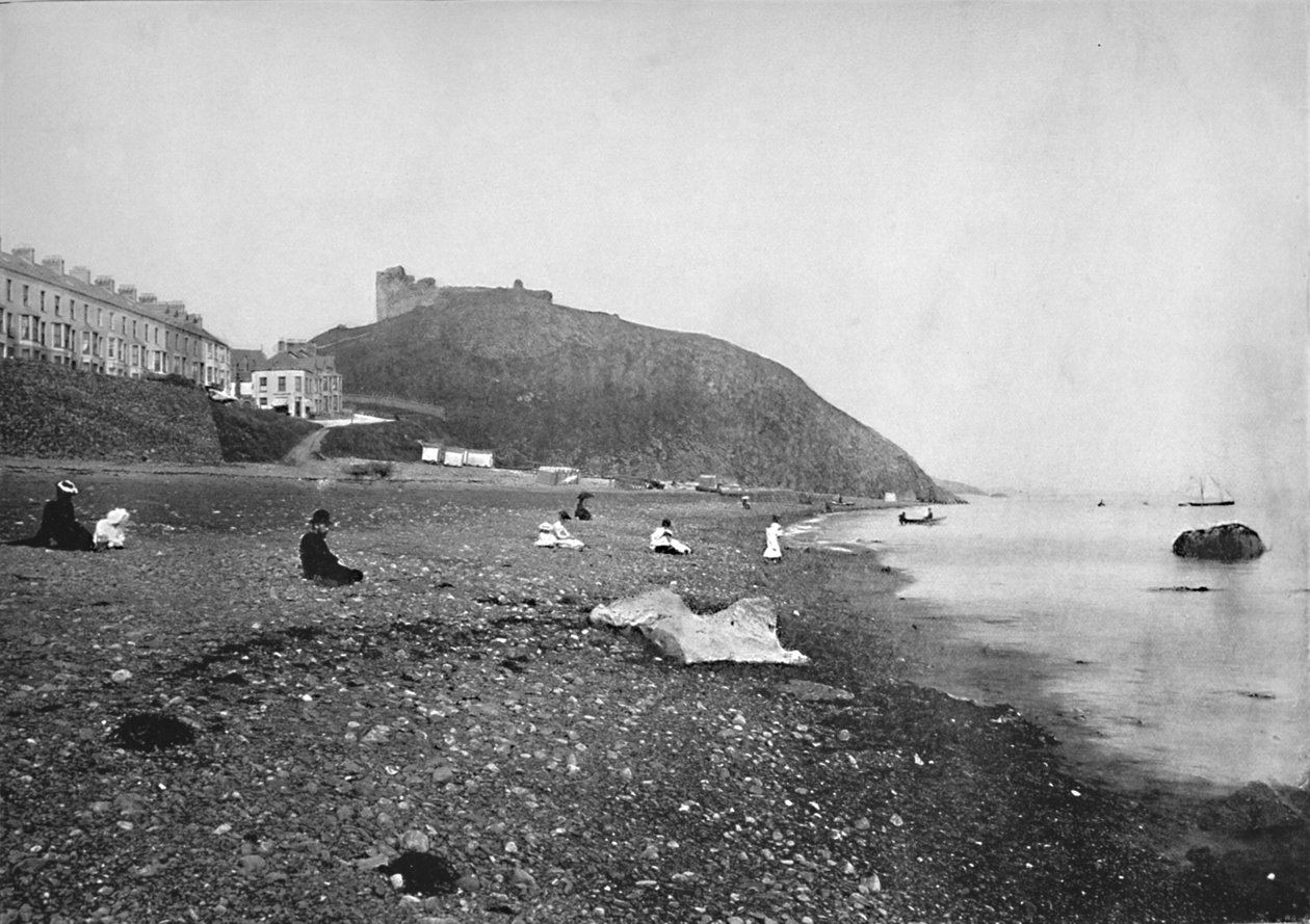 Criccieth - Näkymä rannalle ja linnalle, 1895 tekijältä Unbekannt