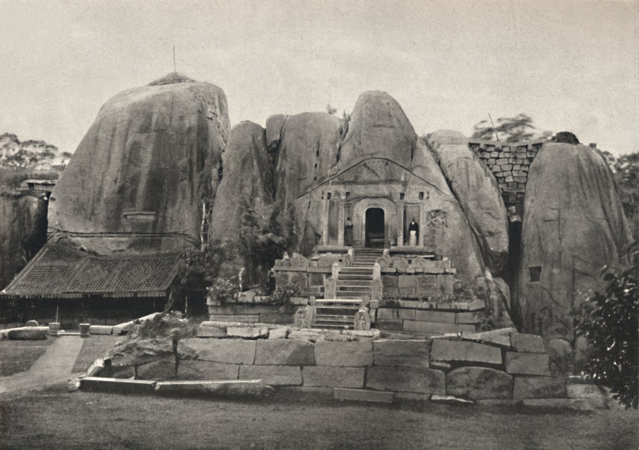 Kuningas Devanampiya Tissan 3. vuosisadalla eKr. rakentama Isurumuniya - Rock - Vihara, 1926 tekijältä Unbekannt