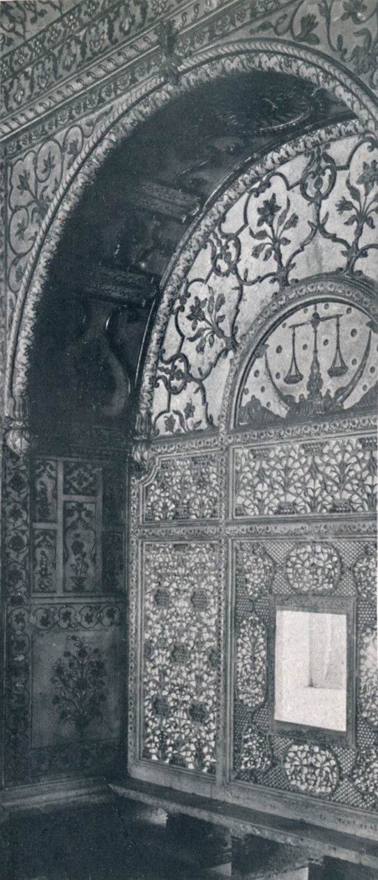 Delhi. The Scales of Justice Carved Marble Screen, jonka kautta anomukset vastaanotettiin., c1910. tekijältä Unbekannt
