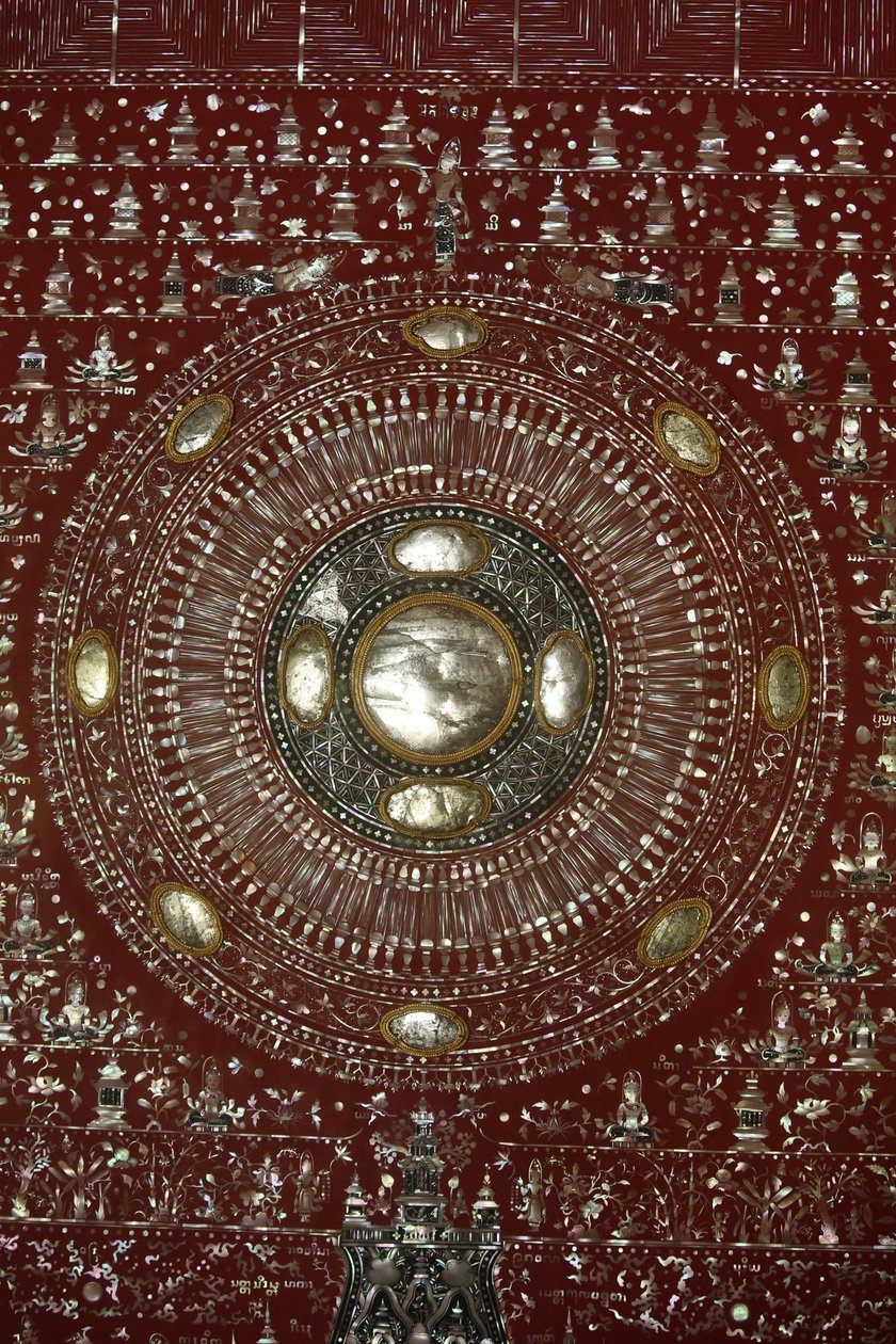 Dharma-pyörä Wat Chedi Flow