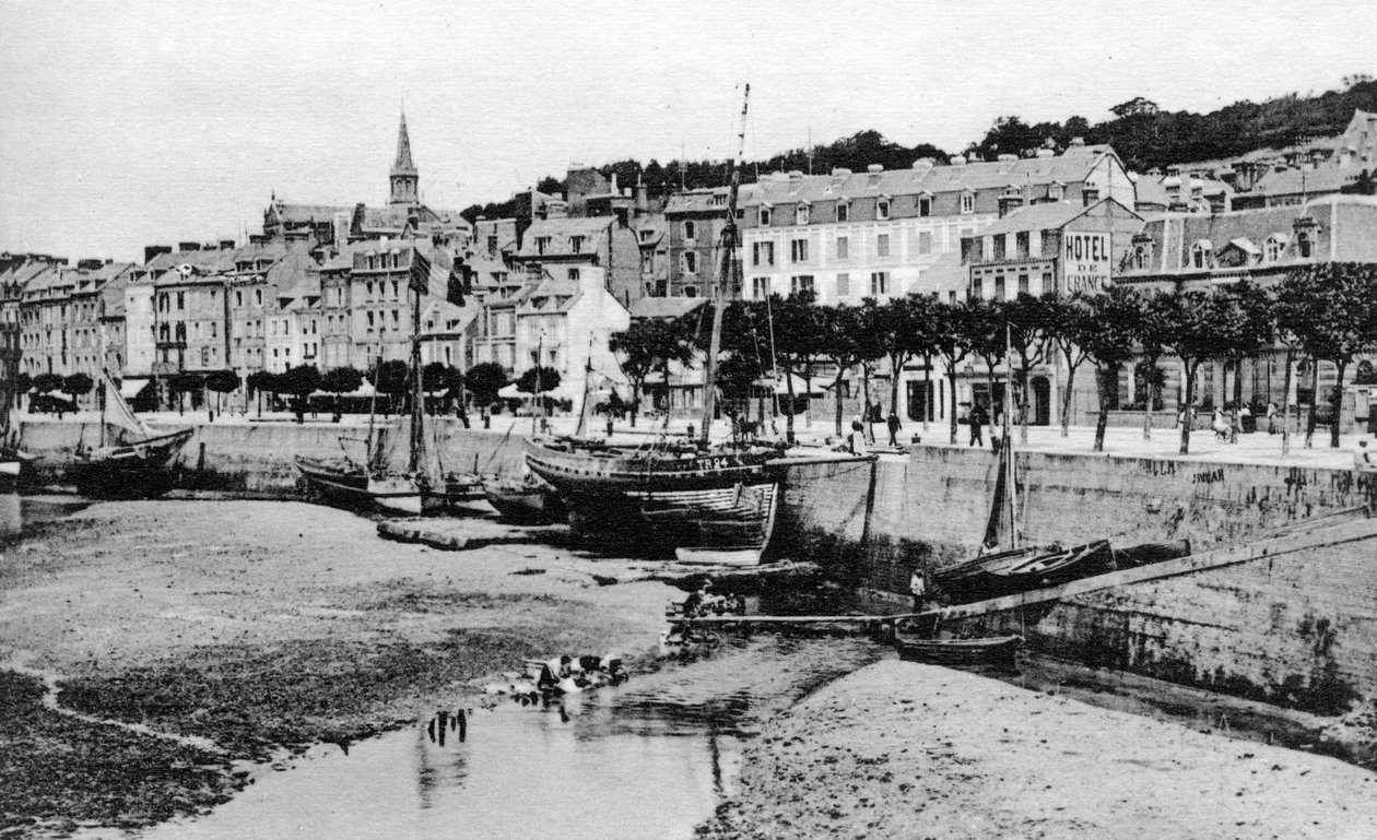 Dockside, Trouville, Ranska, 1920-luku tekijältä Unbekannt