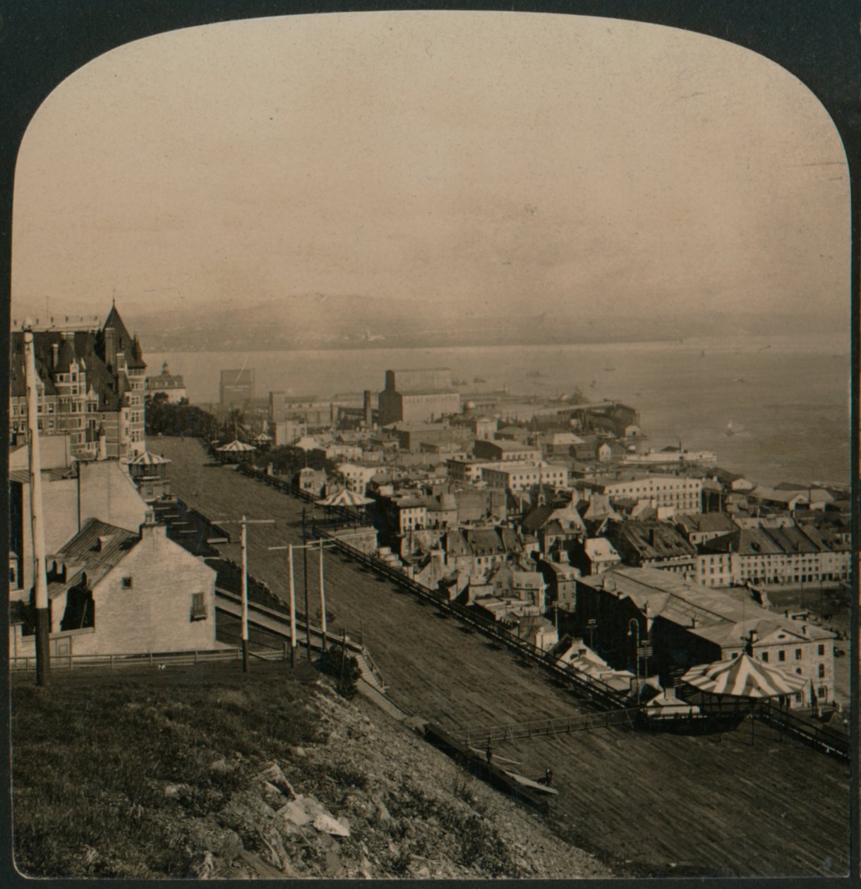 Dufferin Terrace, vanhakaupunki ja St. Lawrence-joki linnoituksesta, Quebec, Kanada, 1906 tekijältä Unbekannt