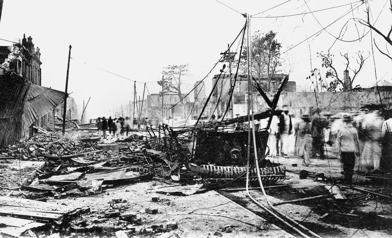 Maanjäristyksen vauriot ja palanut auto, King Street, Kingston, Jamaika, 1907 tekijältä Unbekannt