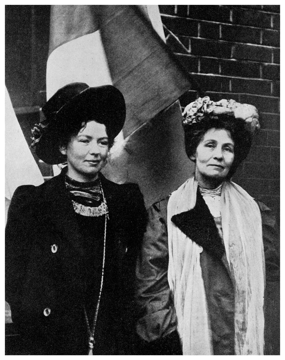 Emmeline Pankhurst, brittiläinen suffragette ja hänen tyttärensä Christabel, 1900-luvun alku 1956 tekijältä Unbekannt
