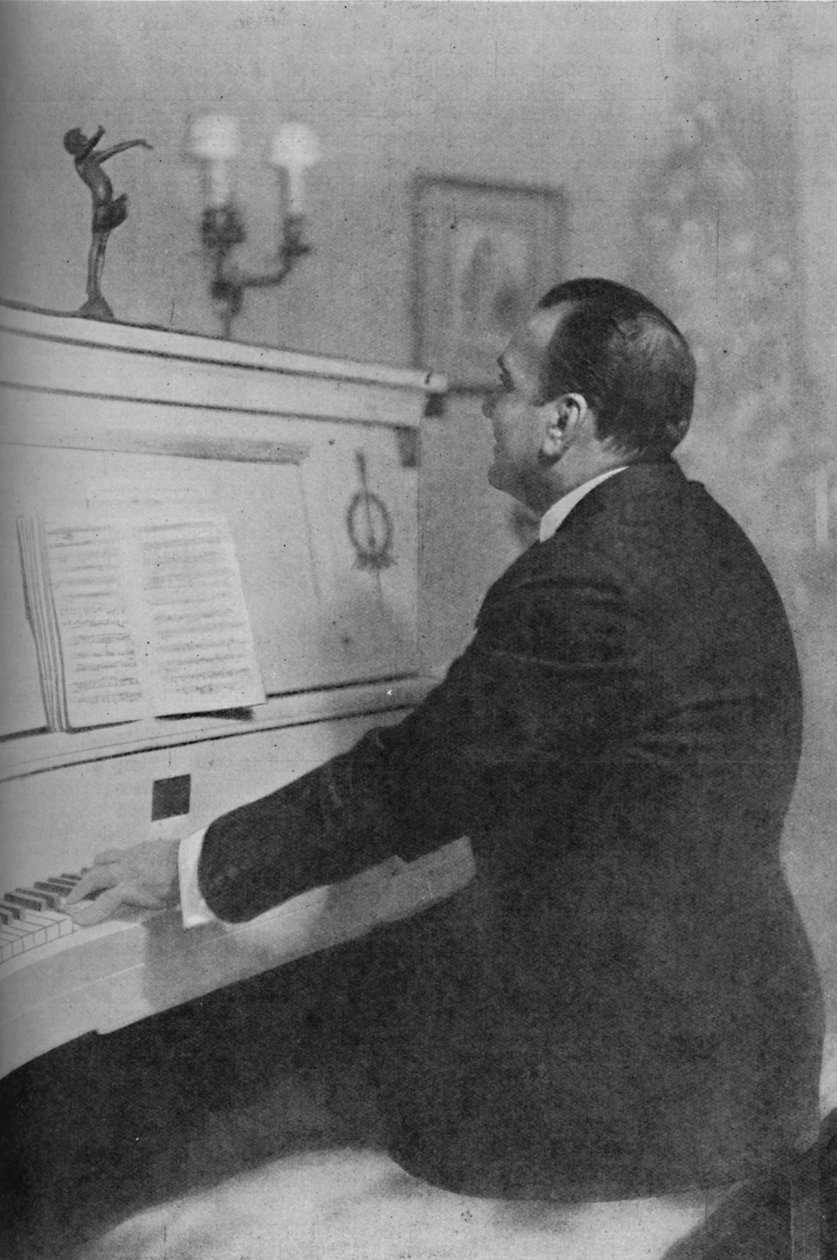 Enrico Caruso - Italian kuuluisa tenori pianonsoitossa, c1925 tekijältä Unbekannt