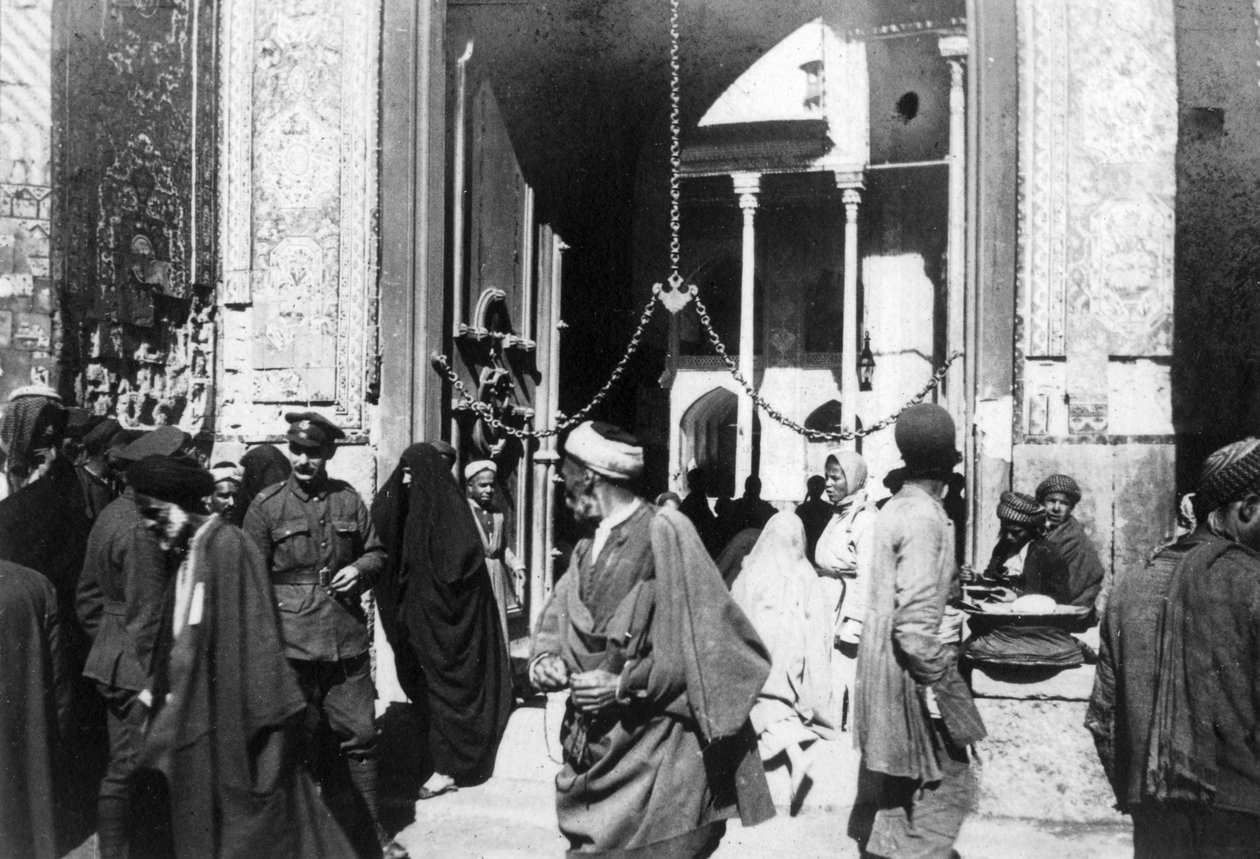 Sisäänkäynti Kazimainin moskeijaan, Irak, 1917-1919 tekijältä Unbekannt