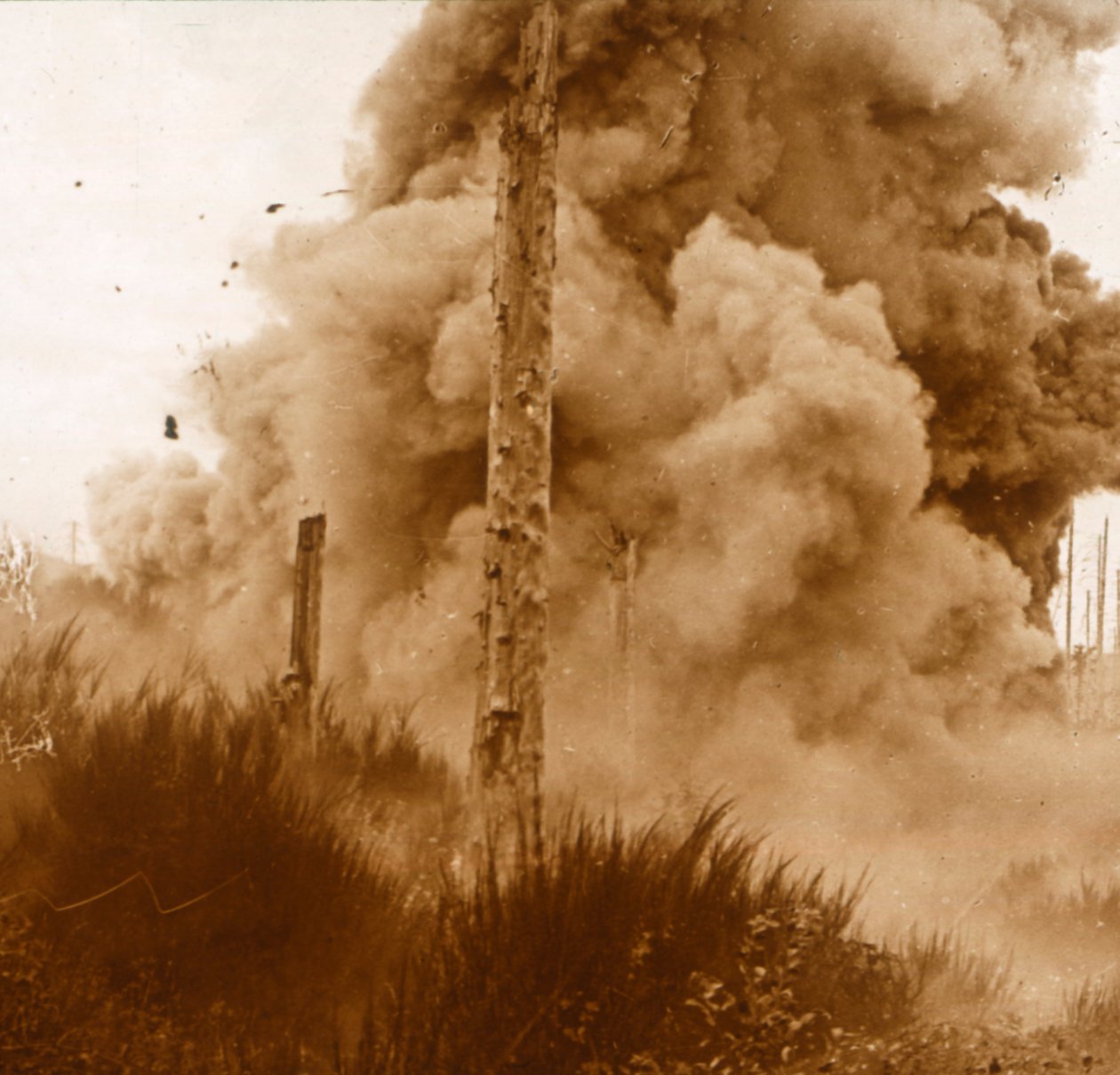 Miinan räjähdys, Vosges, Itä-Ranska, c1914-c1918 tekijältä Unbekannt
