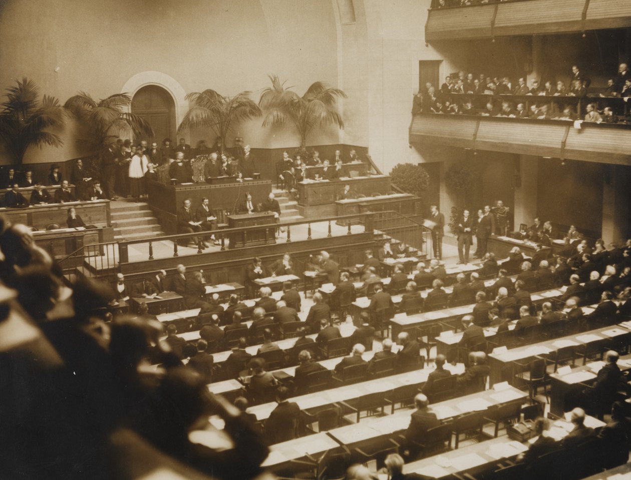 Kansainliiton ensimmäinen kokous 15.11.1920 Genevessä 1920. tekijältä Unbekannt