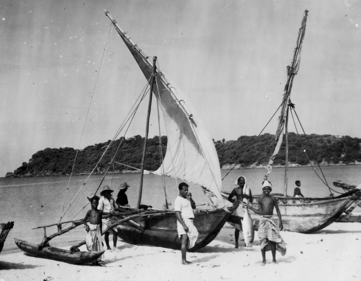 Kalastusveneet, Trincomalee, Ceylon, 1945 tekijältä Unbekannt