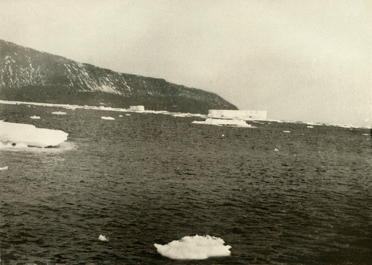 Kelluva jää Cape Adaren edustalla, c1908, 1909. tekijältä Unbekannt