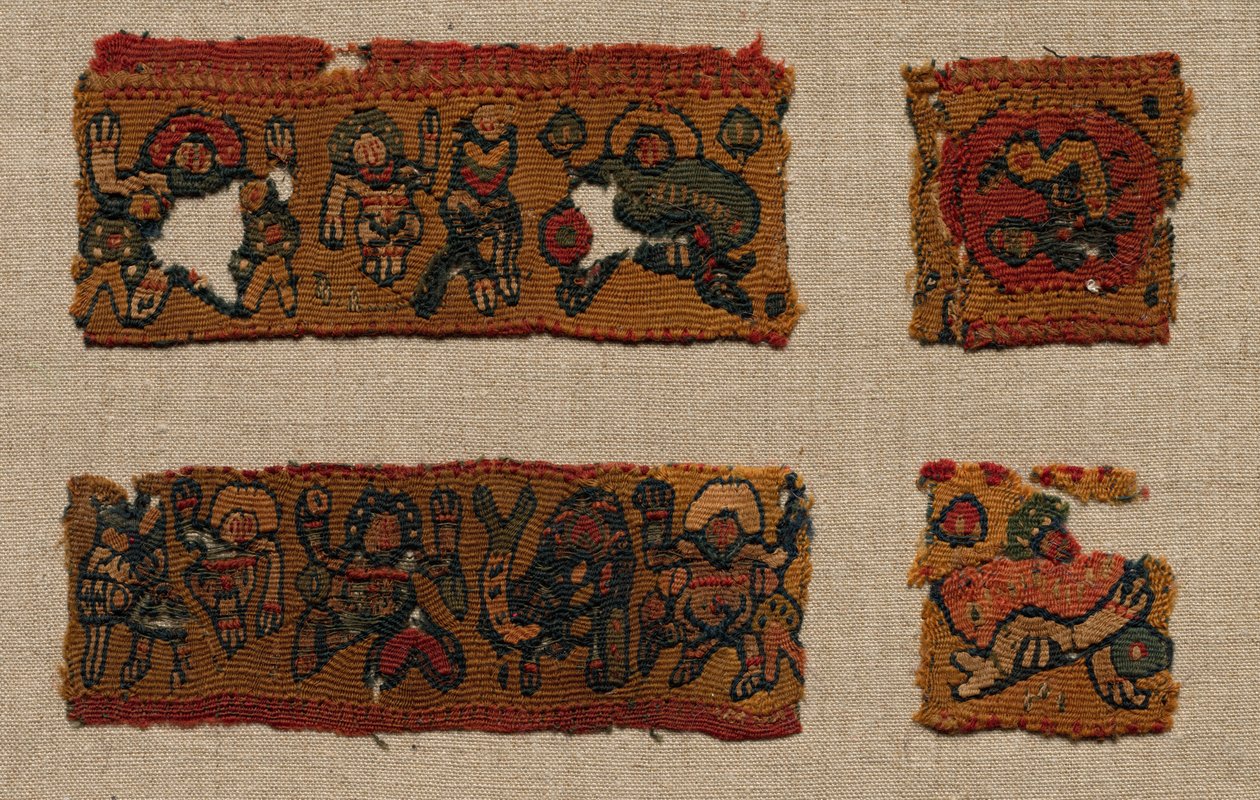 Neljä fragmenttia tunikan Gammadion-reunuksesta, 400-600s. tekijältä Unbekannt