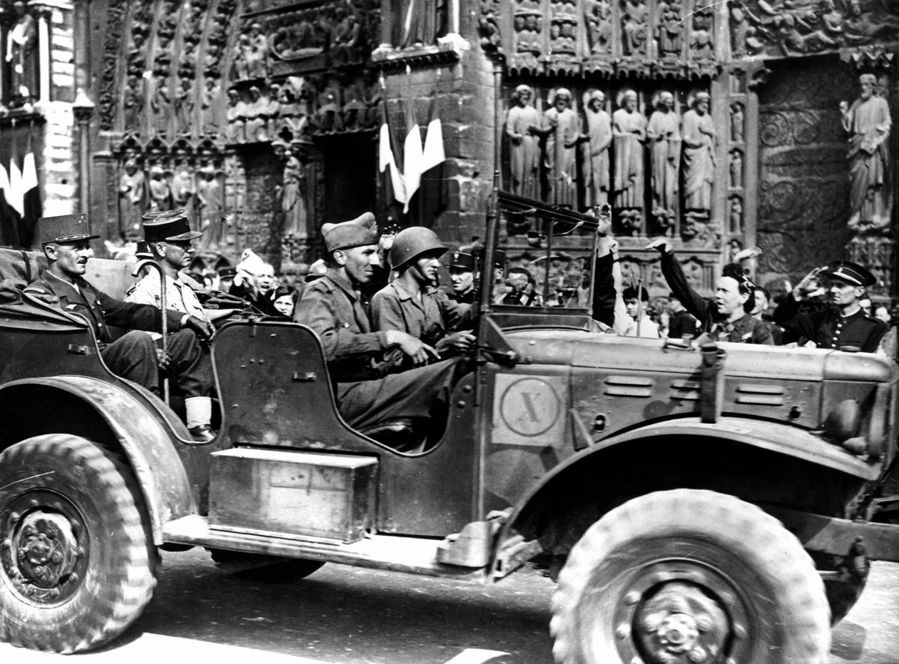 Ranskan kenraali Philippe Leclerc Notre Damen ulkopuolella, Pariisin vapauttaminen elokuussa 1944 tekijältä Unbekannt