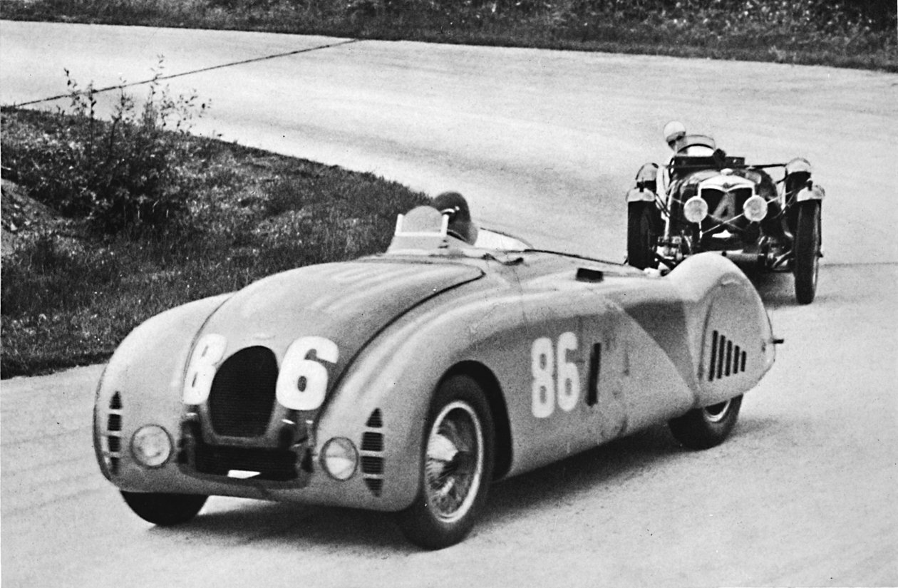 Ranskan Grand Prix, 1936: Uusi virtaviivainen Bugatti, jota seurasi Riley, 1936, 1937 tekijältä Unbekannt