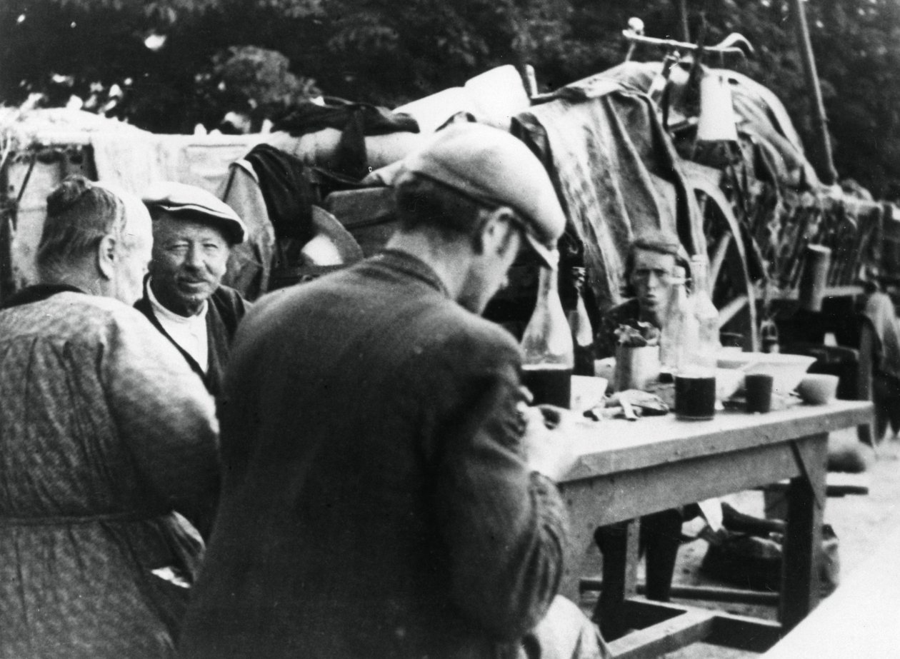 Ranskalaiset ja belgialaiset pakolaiset, Rambouillet, Ranska, 16. heinäkuuta 1940 tekijältä Unbekannt