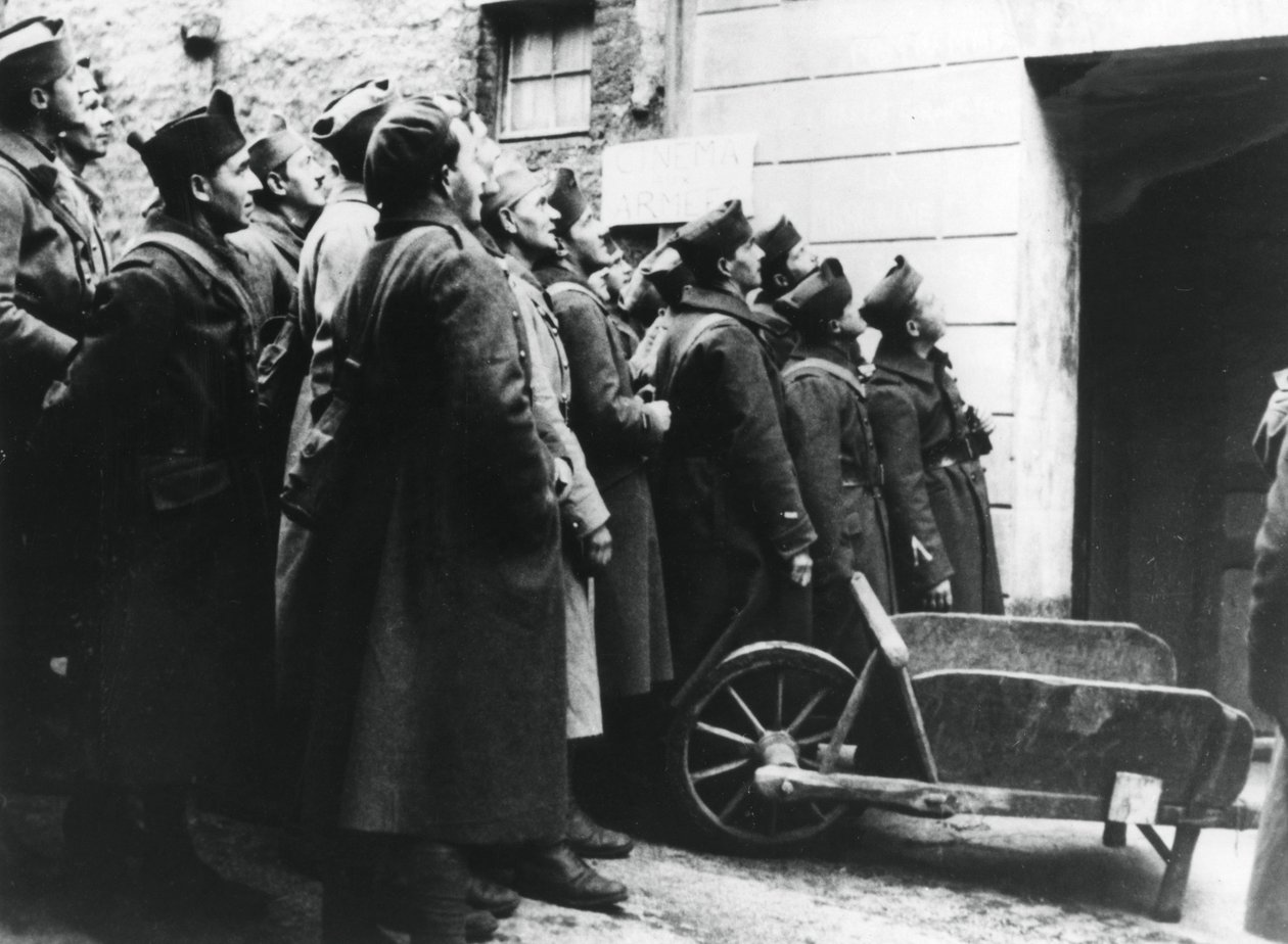 Ranskalaiset sotilaat armeijan elokuvateatterissa, Ranska, 1940 tekijältä Unbekannt