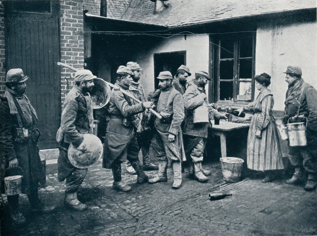 Haudoista palaavat ranskalaiset sotilaat pysähtyvät virkistäytymään, vuosi 1914 tekijältä Unbekannt