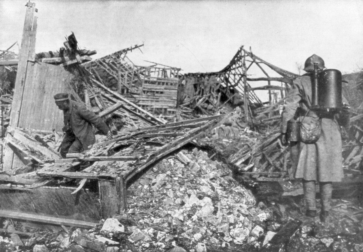 Ranskalaiset joukot huuhtelevat liekinheittimiä saksalaisia suojistaan, Cantigny, Ranska, 1918 tekijältä Unbekannt